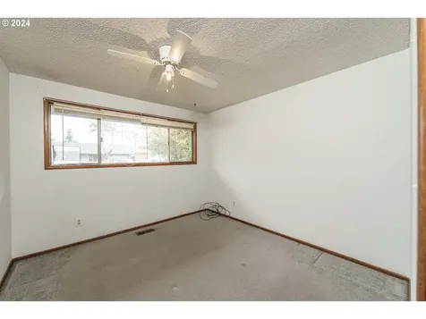 7913 NE 27th Street Vancouver WA 98662