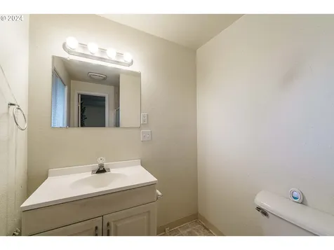 7913 NE 27th Street Vancouver WA 98662