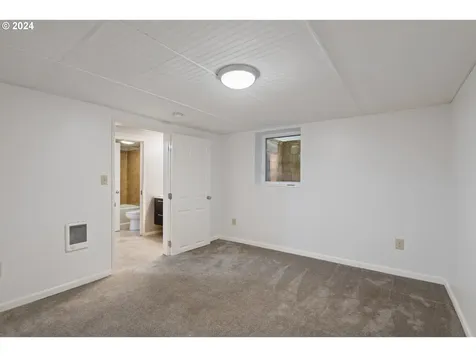 5227 N Yale Street Portland OR 97203