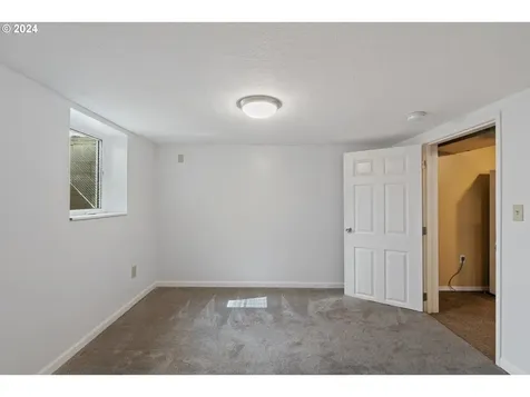 5227 N Yale Street Portland OR 97203