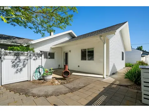 5227 N Yale Street Portland OR 97203