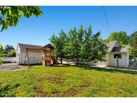 5227 N Yale Street Portland OR 97203