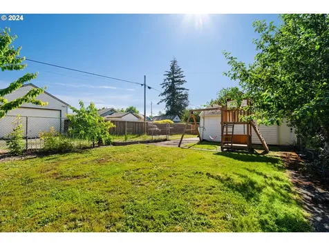 5227 N Yale Street Portland OR 97203