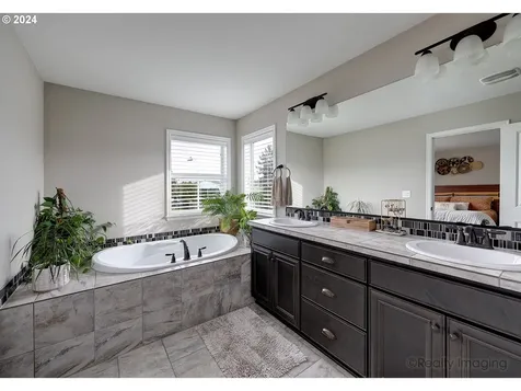 3781 SE Mckenzie Avenue Hillsboro OR 97123
