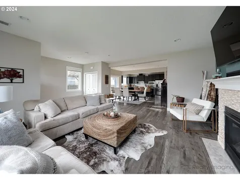 3781 SE Mckenzie Avenue Hillsboro OR 97123