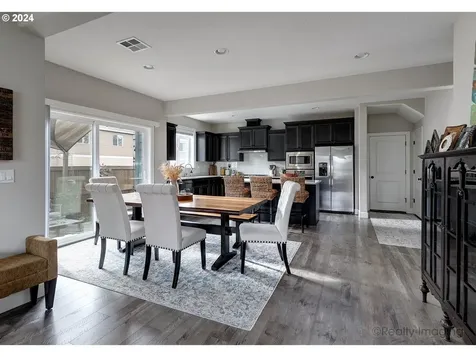3781 SE Mckenzie Avenue Hillsboro OR 97123
