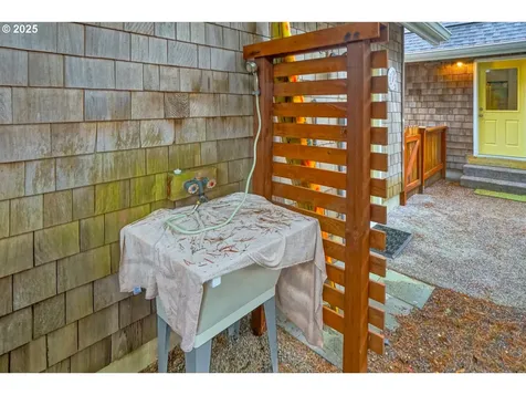296 Bella Beach Drive Depoe Bay OR 97341