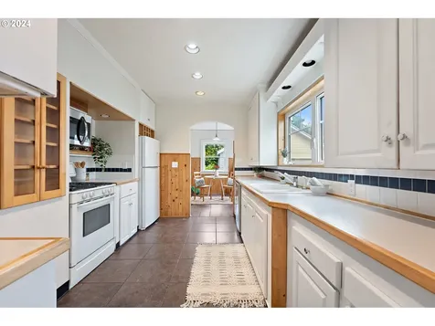 2900 Ne Knott Street Portland OR 97212