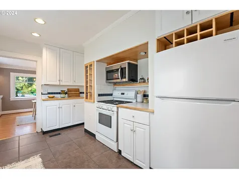 2900 Ne Knott Street Portland OR 97212