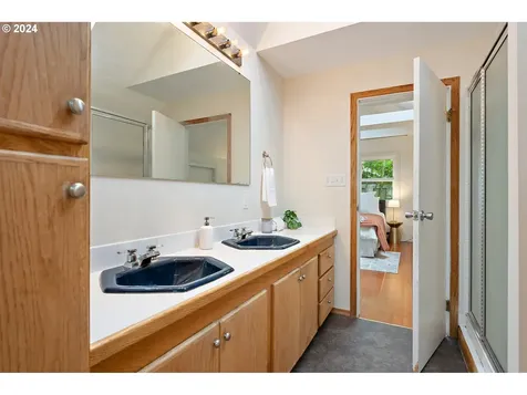 2900 Ne Knott Street Portland OR 97212