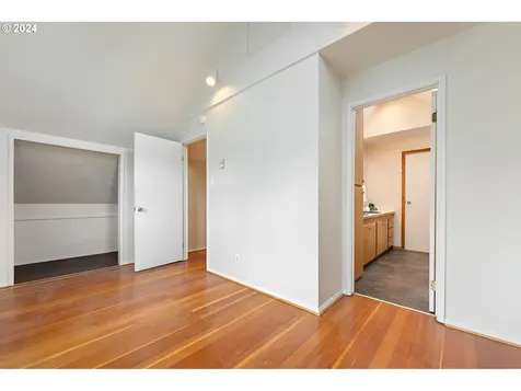 2900 Ne Knott Street Portland OR 97212