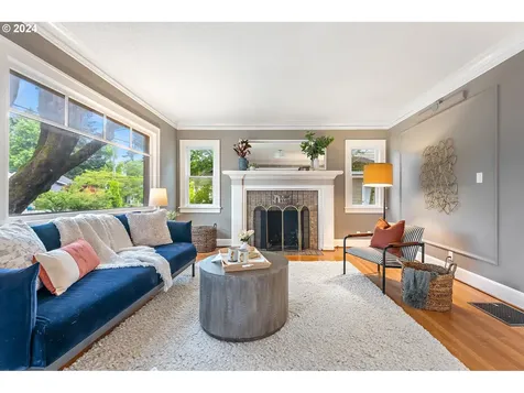 2900 Ne Knott Street Portland OR 97212