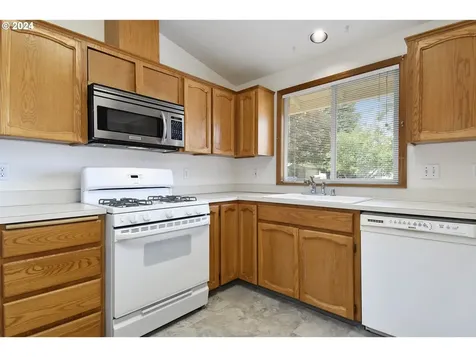 930 Haley Court Oregon City OR 97045