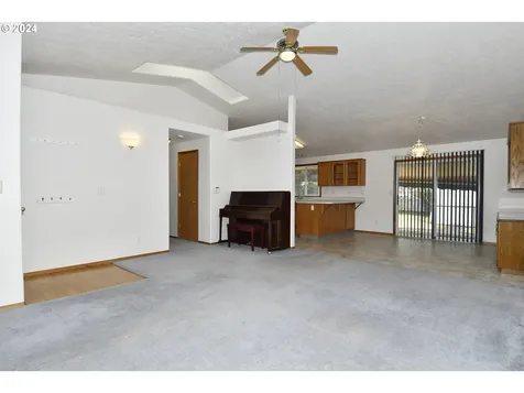 930 Haley Court Oregon City OR 97045