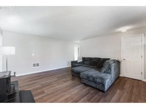 4421 Olympia Way Longview WA 98632