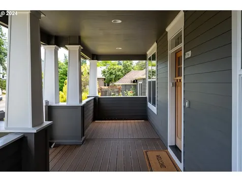 5561 Ne 36th Avenue Portland OR 97211