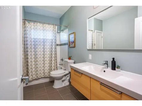 1442 Ne 71st Avenue Portland OR 97213
