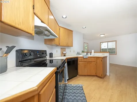 2130 Ne Trisha Drive Hillsboro OR 97124