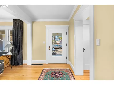 6336 N Commercial Avenue Portland OR 97217