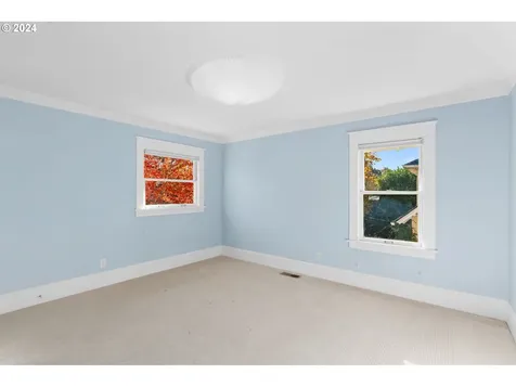 6336 N Commercial Avenue Portland OR 97217