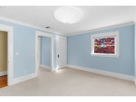 6336 N Commercial Avenue Portland OR 97217