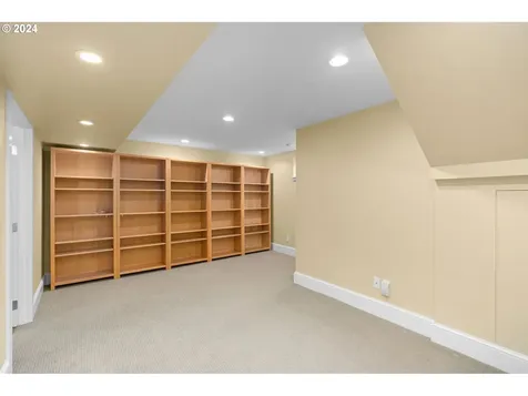 6336 N Commercial Avenue Portland OR 97217
