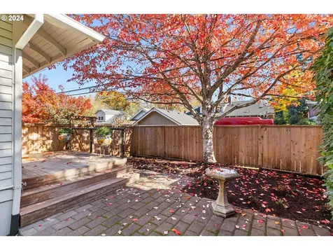 6336 N Commercial Avenue Portland OR 97217