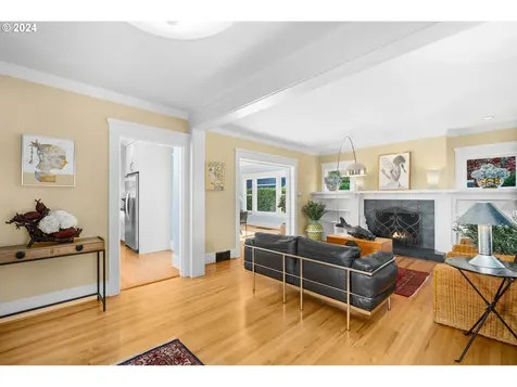 6336 N Commercial Avenue Portland OR 97217