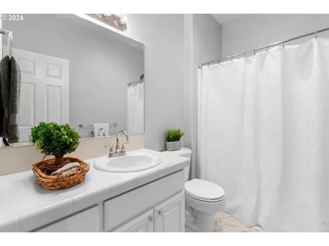 1443 NE 11th Avenue Canby OR 97013