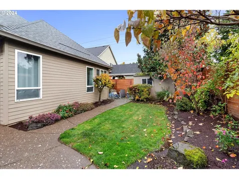 1443 NE 11th Avenue Canby OR 97013