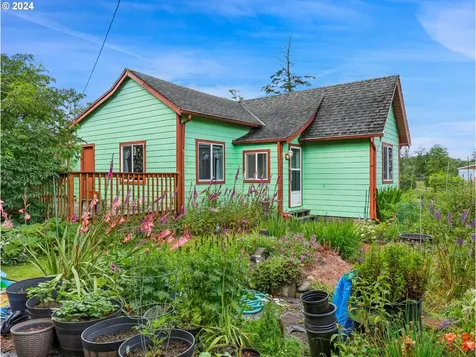 424 Pacific Drive Hammond OR 97121