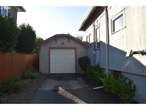 4925 NE Mallory Avenue Portland OR 97211