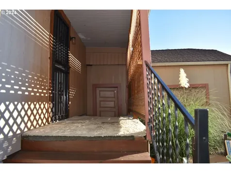 4925 NE Mallory Avenue Portland OR 97211