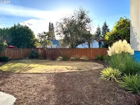 4925 NE Mallory Avenue Portland OR 97211