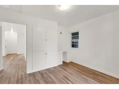 6037 SE Malden Street Portland OR 97206