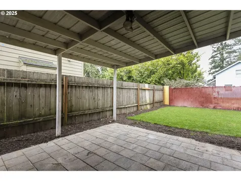 6037 SE Malden Street Portland OR 97206
