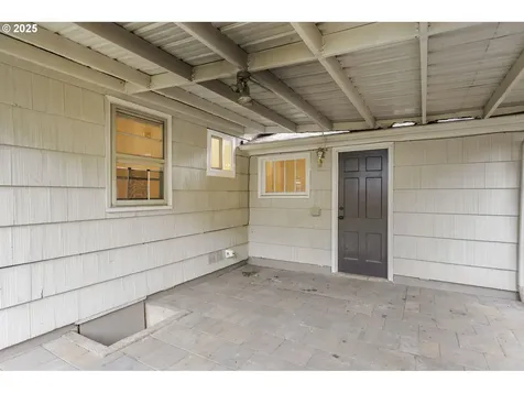 6037 SE Malden Street Portland OR 97206