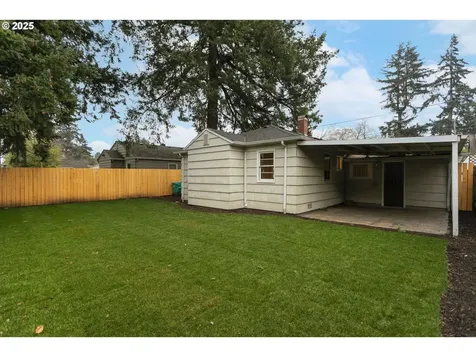 6037 SE Malden Street Portland OR 97206