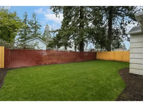6037 SE Malden Street Portland OR 97206