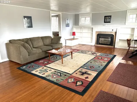 3318 SE Woodburn Road Washougal WA 98671