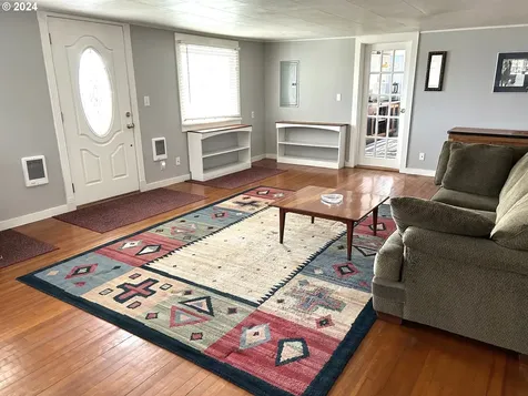 3318 SE Woodburn Road Washougal WA 98671