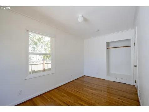5247 Se Malden Street Portland OR 97206