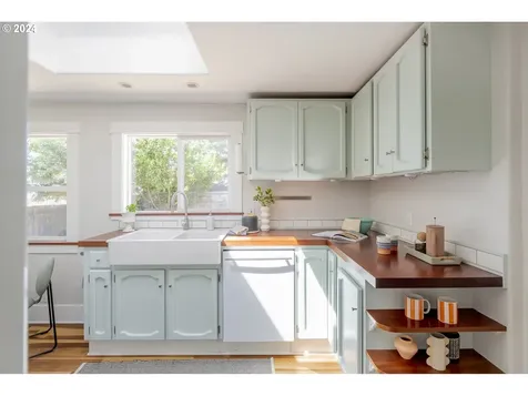 5247 Se Malden Street Portland OR 97206