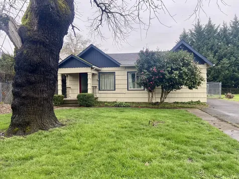 624 Sw Cedarwood Avenue Mcminnville OR 97128
