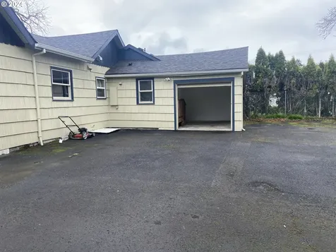 624 Sw Cedarwood Avenue Mcminnville OR 97128