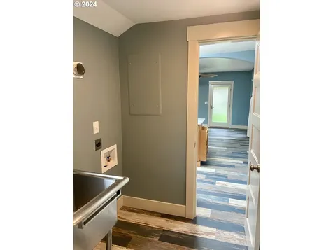 624 Sw Cedarwood Avenue Mcminnville OR 97128