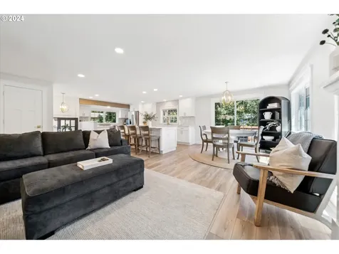 2015 Doral Court West Linn OR 97068