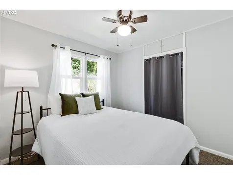 5255 Se Malden Drive Portland OR 97206