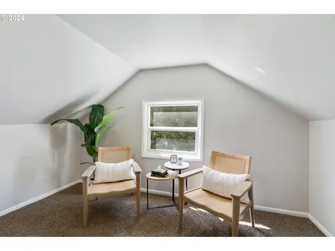5255 Se Malden Drive Portland OR 97206