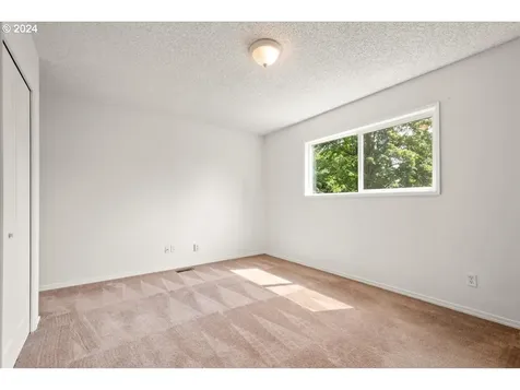 818 SE 119th Avenue Vancouver WA 98683